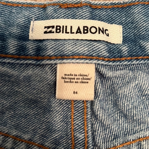 billabong shorts, size 24, great condition! - Picture 3 of 3